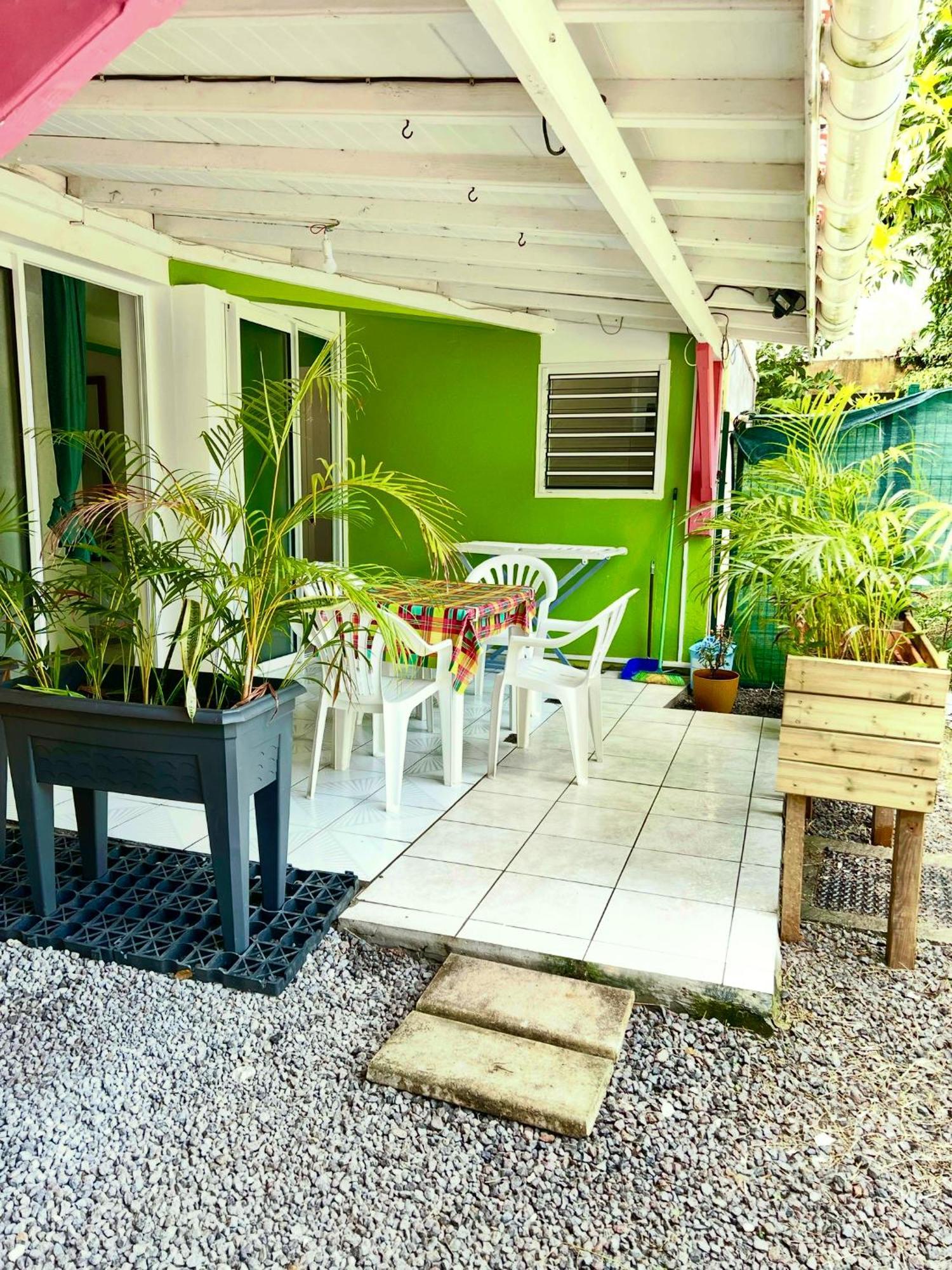 Location Tropical Lägenhet Sainte-Anne  Exteriör bild